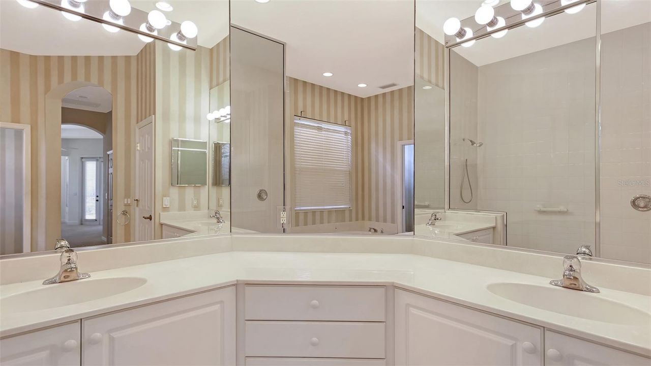 7134 Whitemarsh Circle , Lakewood Ranch, FL 34202 Photo