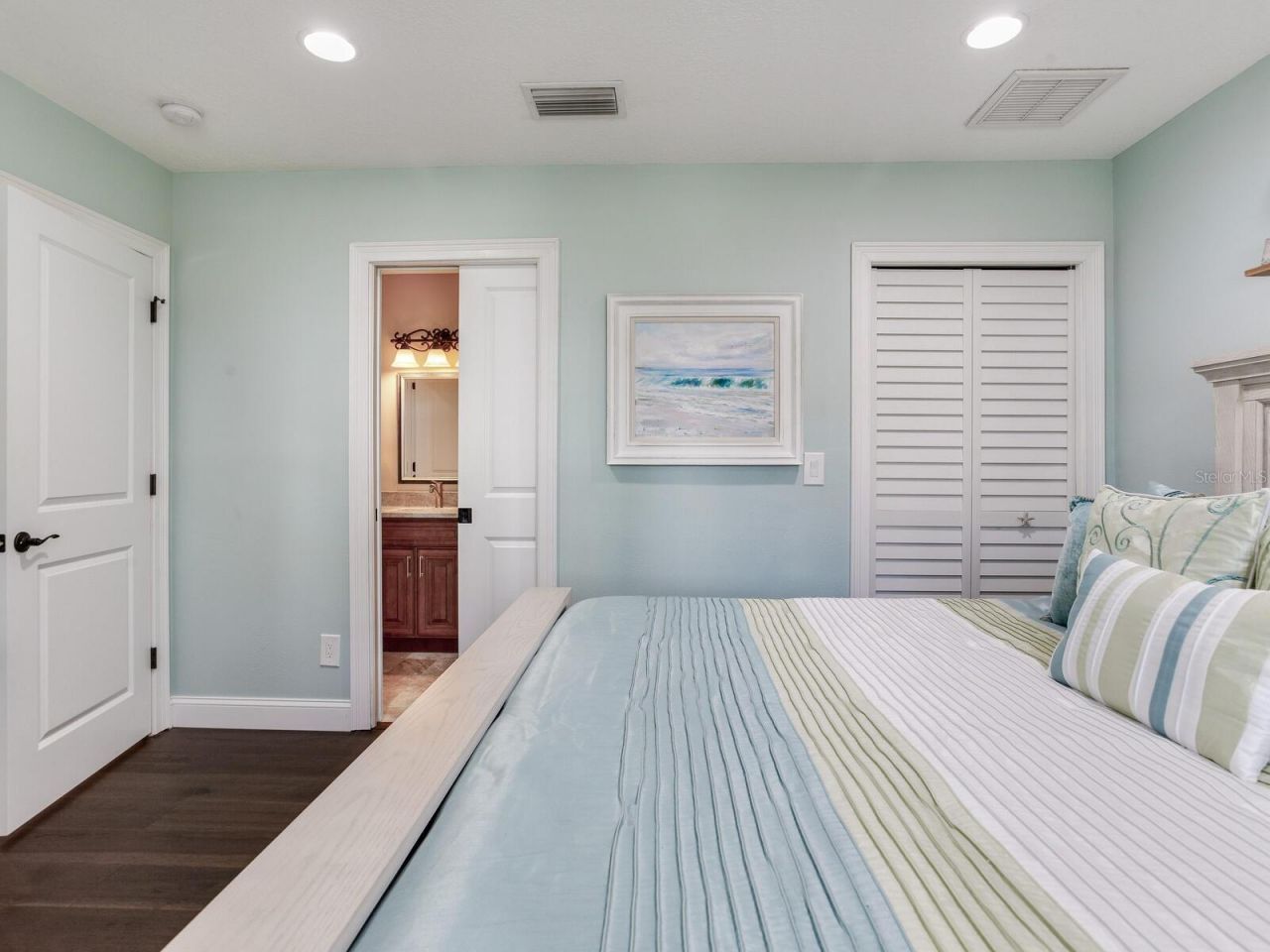 31 N Pine Circle, Belleair, FL 33756 Photo