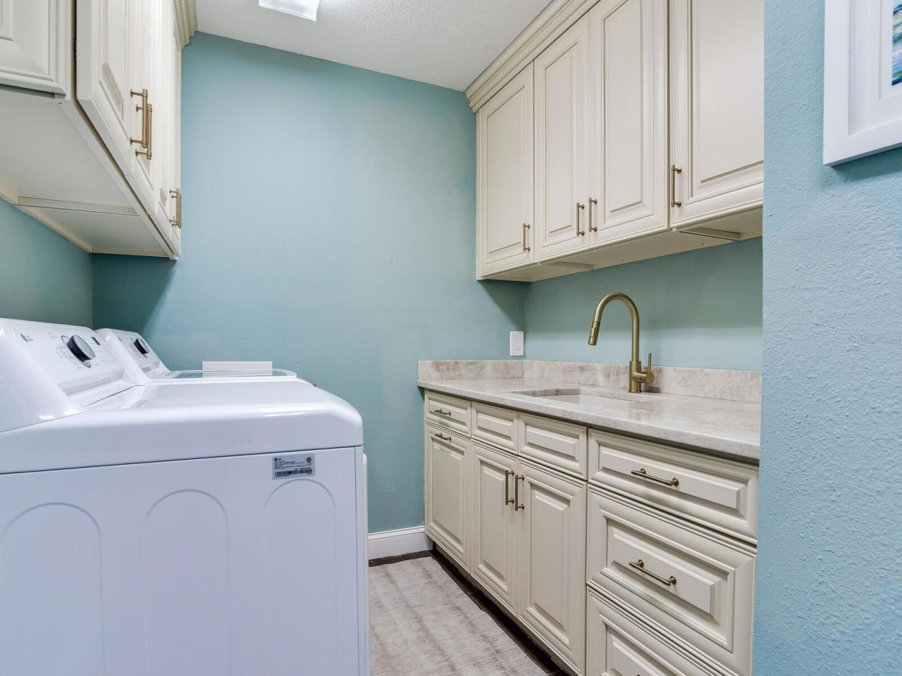 31 N Pine Circle, Belleair, FL 33756 Photo