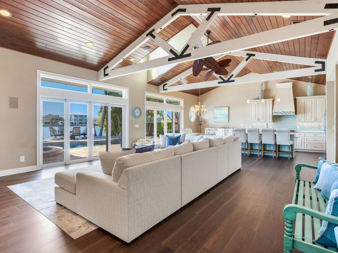 31 N Pine Circle, Belleair, FL 33756 Photo