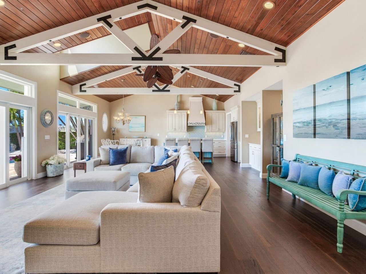 31 N Pine Circle, Belleair, FL 33756 Photo