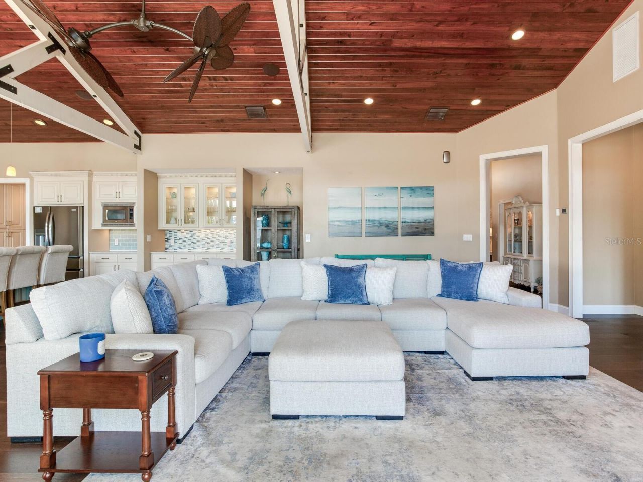 31 N Pine Circle, Belleair, FL 33756 Photo