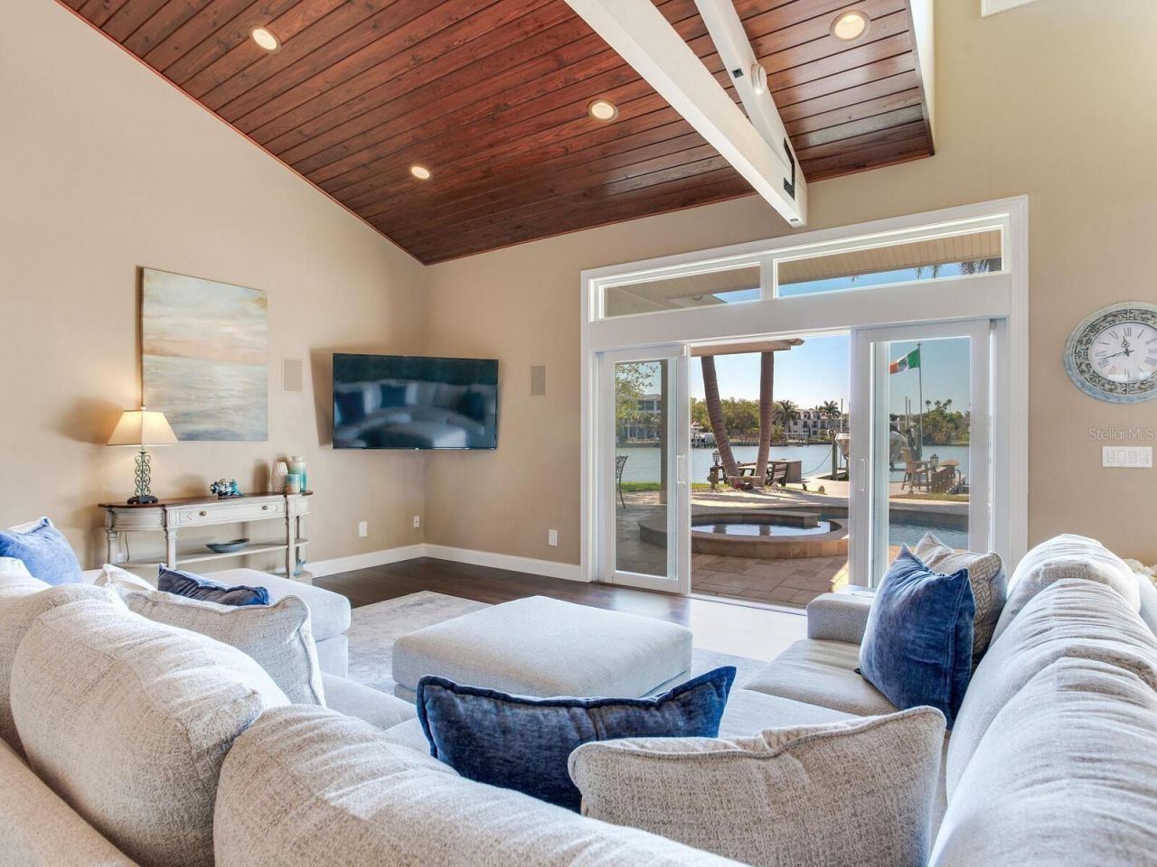 31 N Pine Circle, Belleair, FL 33756 Photo