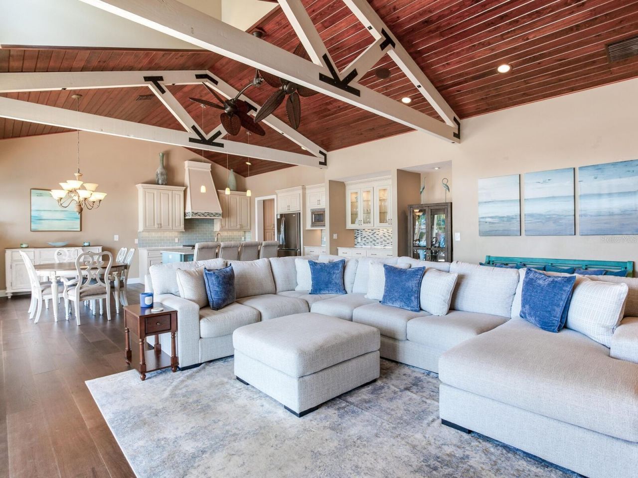 31 N Pine Circle, Belleair, FL 33756 Photo