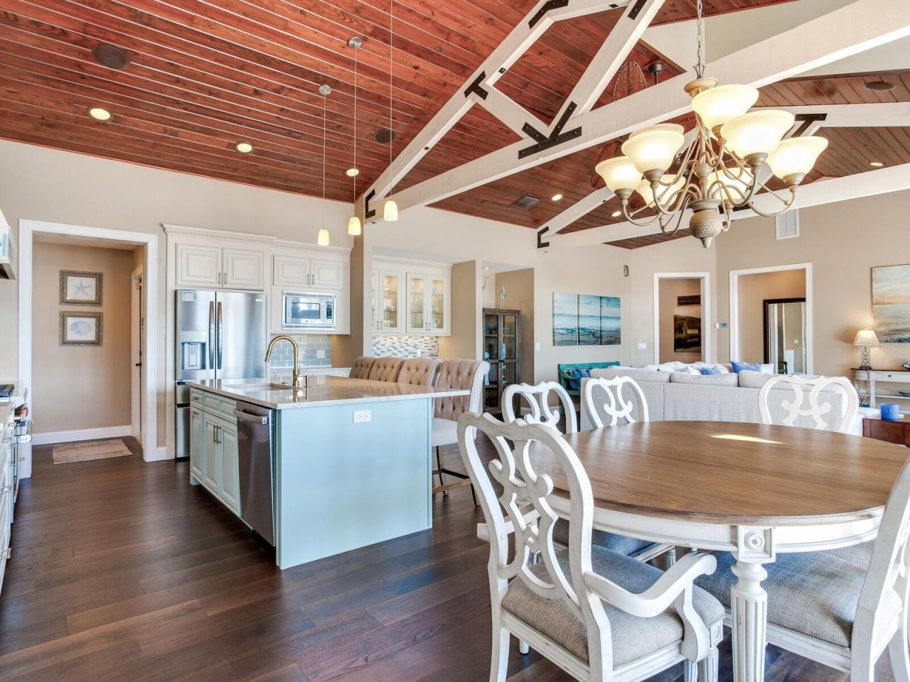 31 N Pine Circle, Belleair, FL 33756 Photo