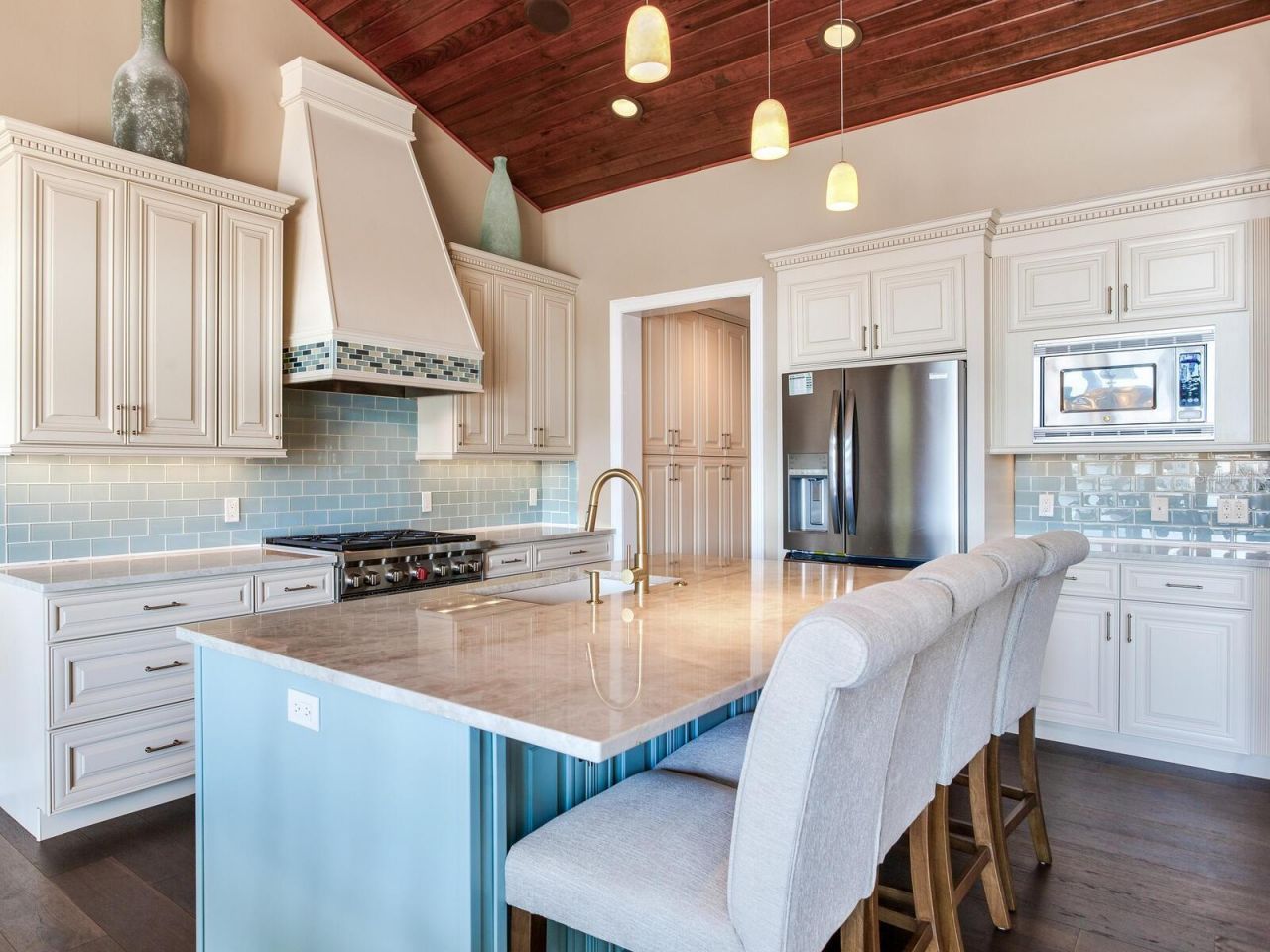 31 N Pine Circle, Belleair, FL 33756 Photo