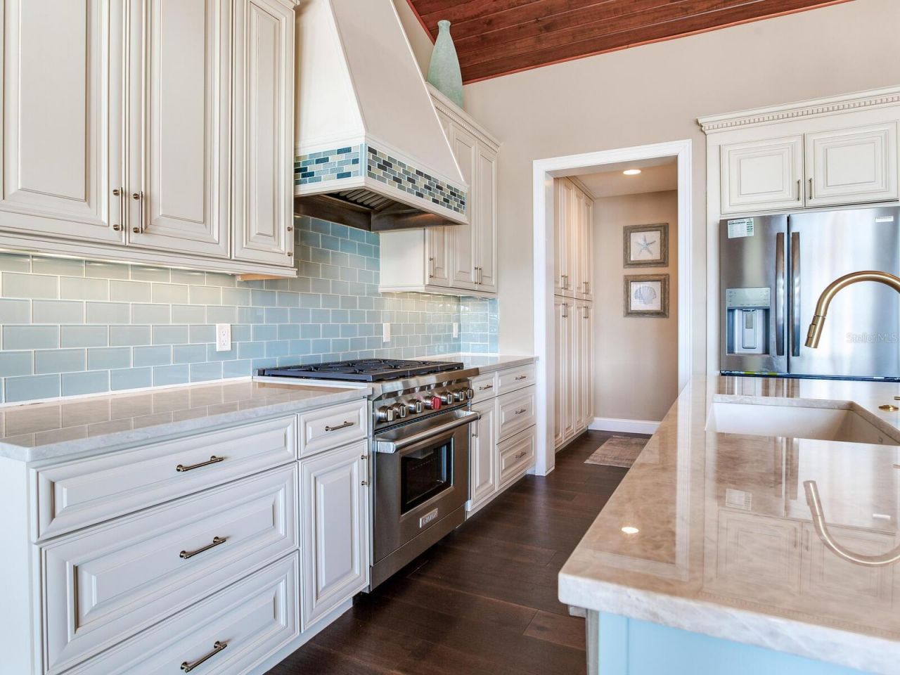 31 N Pine Circle, Belleair, FL 33756 Photo