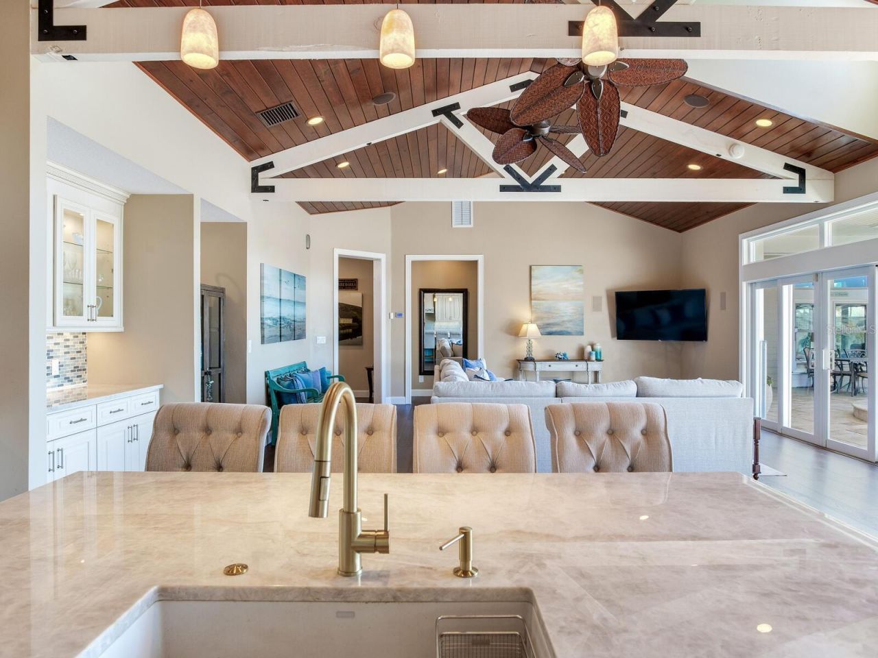 31 N Pine Circle, Belleair, FL 33756 Photo