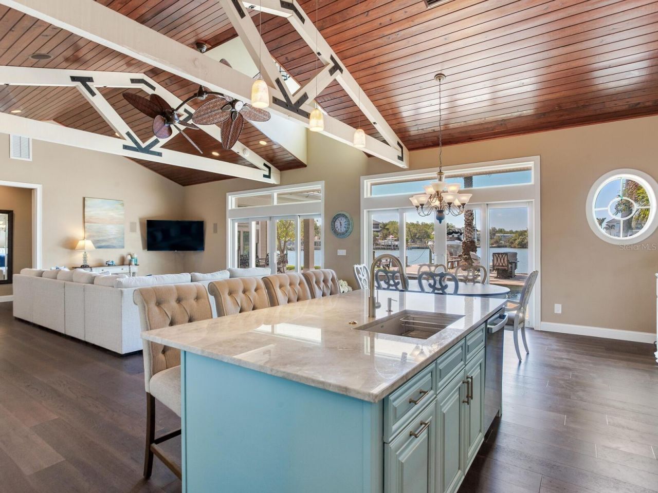 31 N Pine Circle, Belleair, FL 33756 Photo