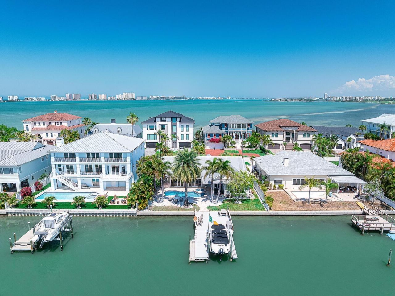 31 N Pine Circle, Belleair, FL 33756 Photo