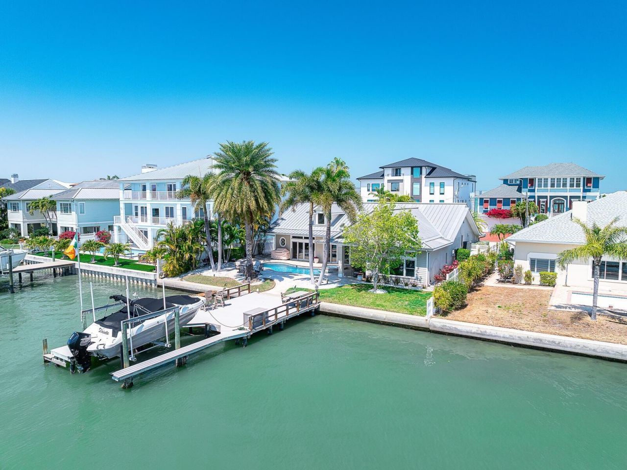 31 N Pine Circle, Belleair, FL 33756 Photo