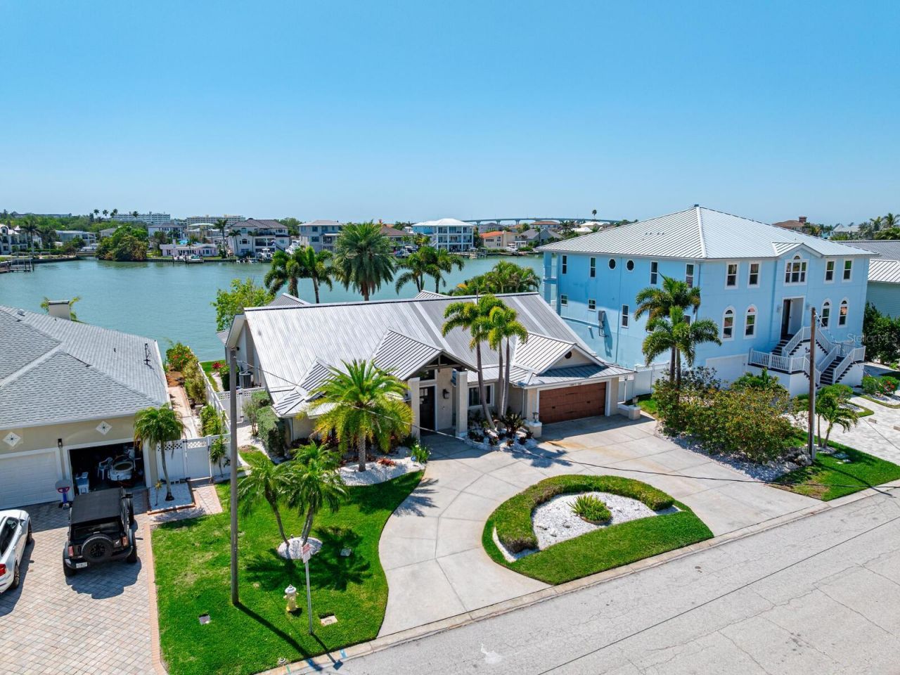 31 N Pine Circle, Belleair, FL 33756 Photo