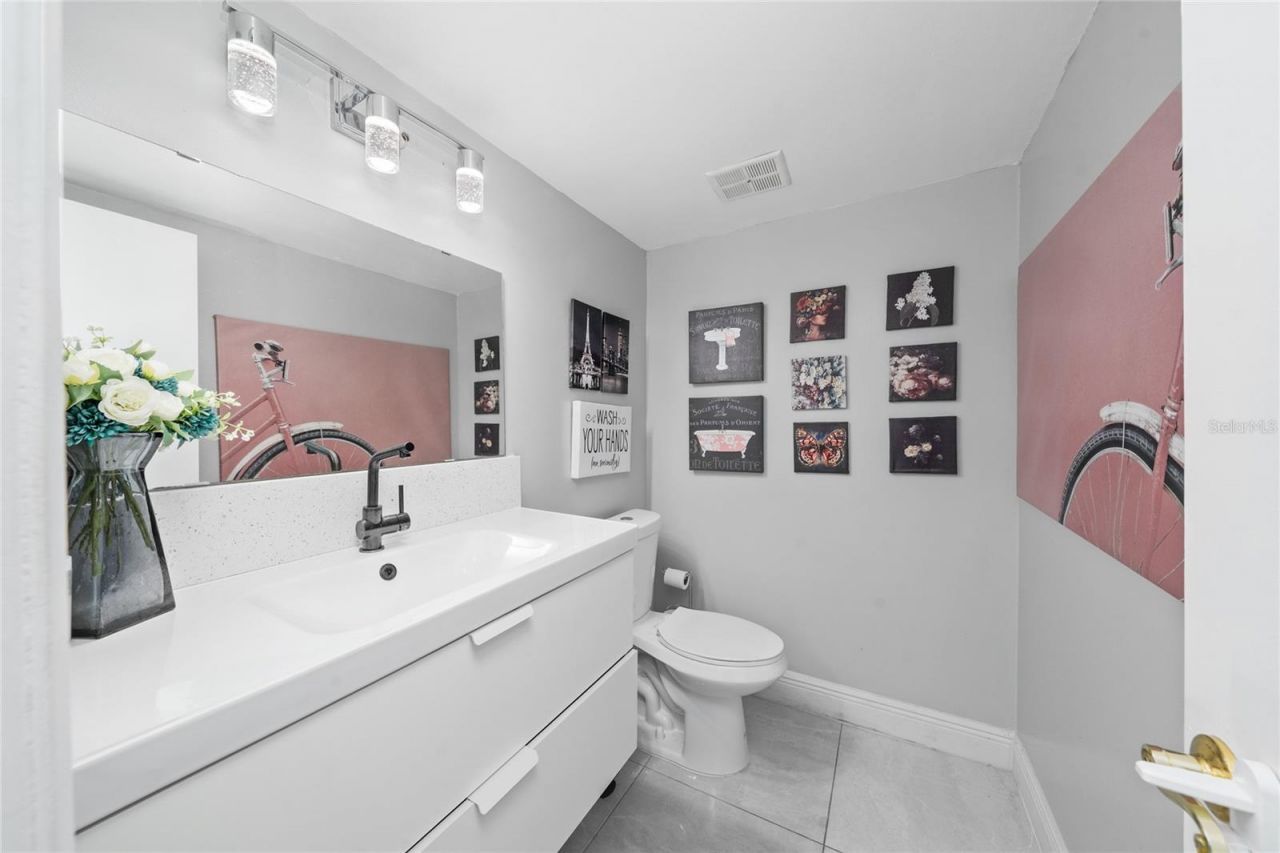 211 S Shadow Bay Drive, Orlando, FL 32825 Photo