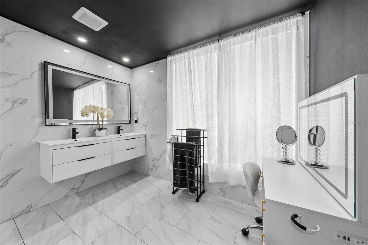 211 S Shadow Bay Drive, Orlando, FL 32825 Photo