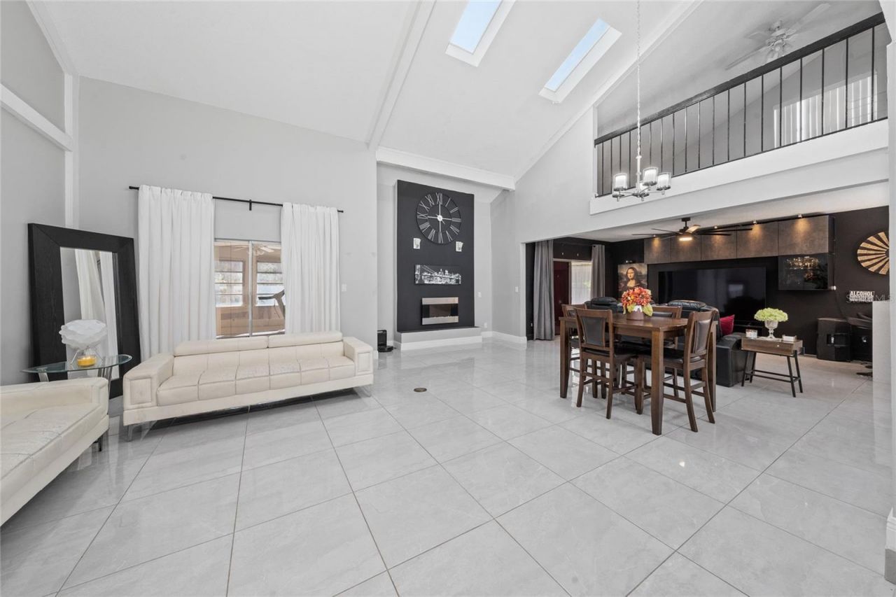 211 S Shadow Bay Drive, Orlando, FL 32825 Photo