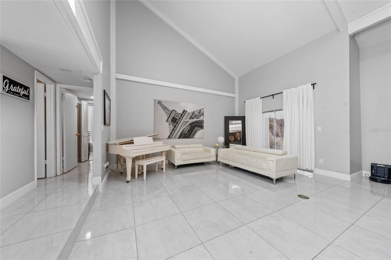 211 S Shadow Bay Drive, Orlando, FL 32825 Photo