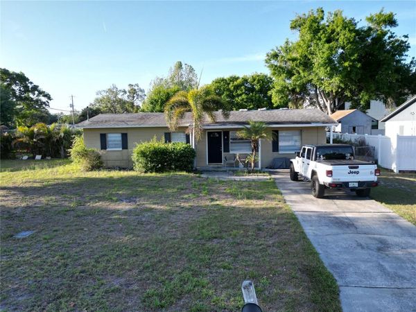 3208 W PEARL AVENUE , TAMPA, FL 33611