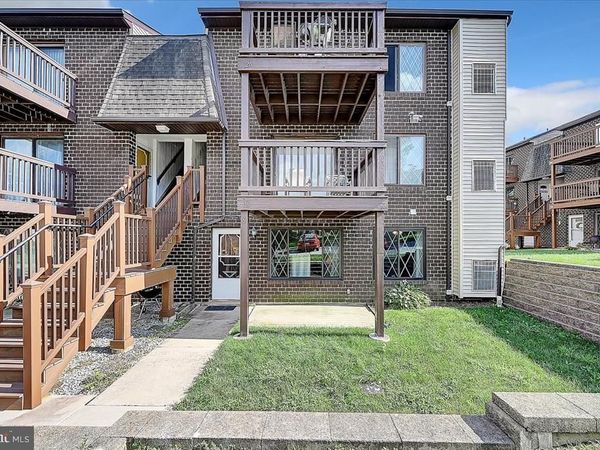 5200 HILLTOP DRIVE, Unit V6, BROOKHAVEN, PA 19015