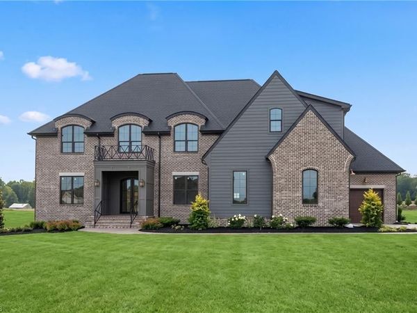2818 Lockland Drive, Oak Ridge, NC 27310