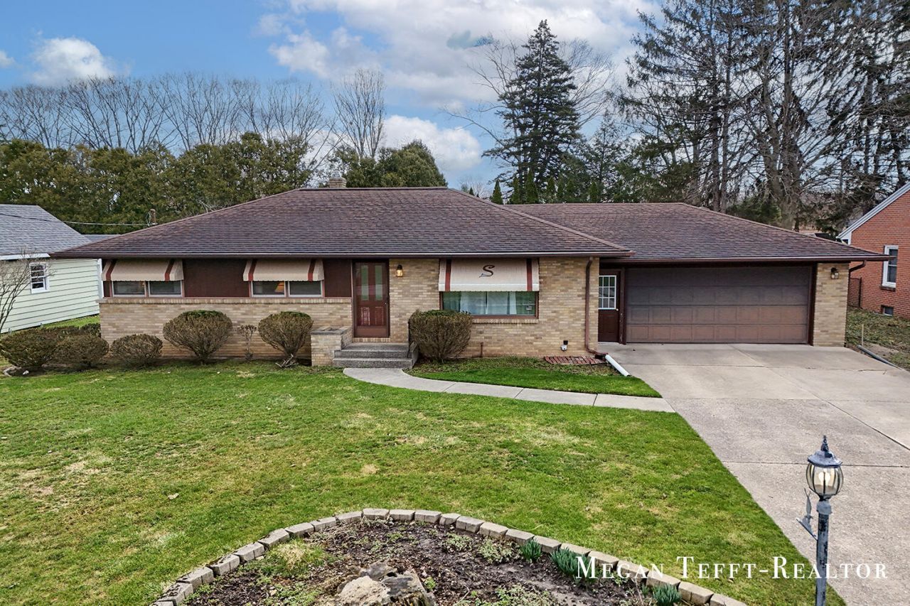 900 Maynard Nw, Grand Rapids, MI 49504 Main Photo