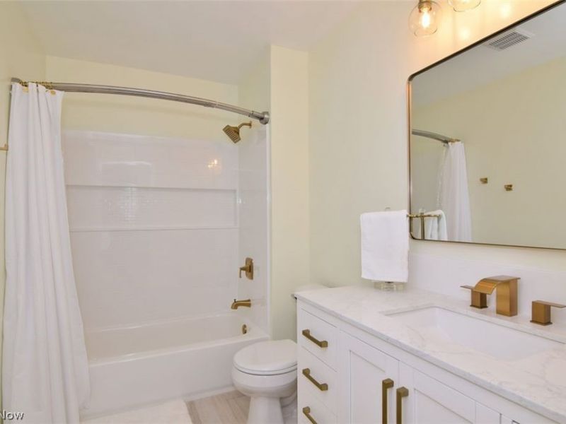 2092 W 81st Street , Cleveland, OH 44102 Photo 24