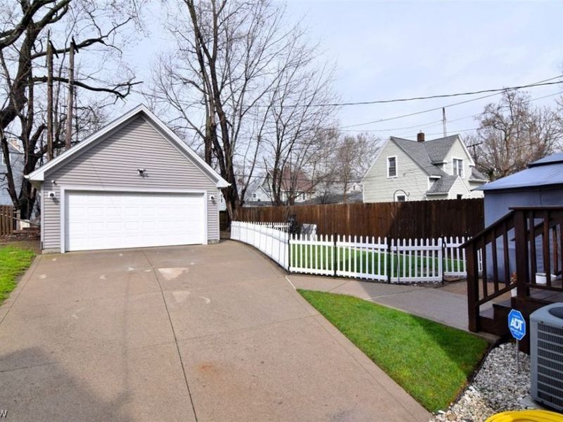 2092 W 81st Street , Cleveland, OH 44102 Photo 34