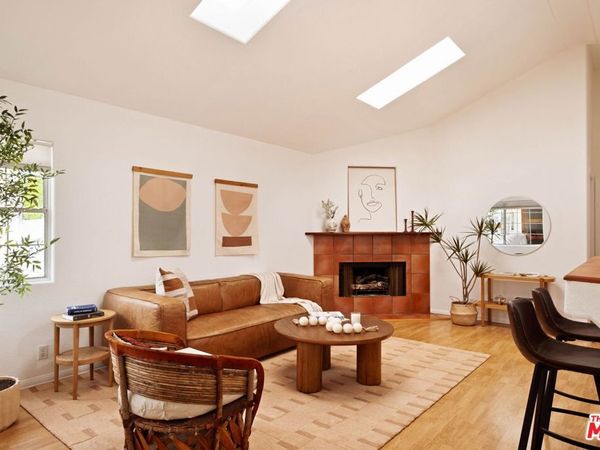 2134 Oak Street, Unit D, Santa Monica, CA 90405