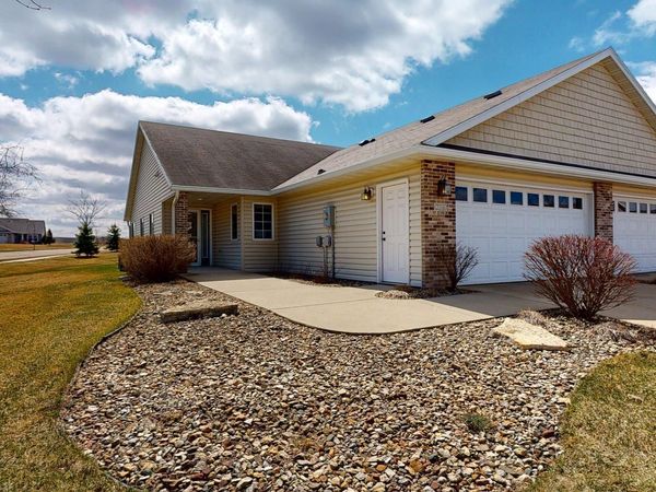 2116 Coopers Place SE, Rochester, MN 55904