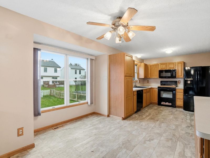 376 Galloway Ridge Drive, Galloway, OH 43119 Photo 13