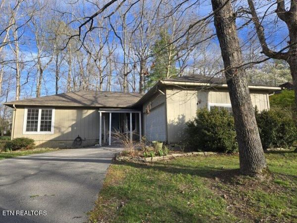 124 Lakeshire Drive, Crossville, TN 38558