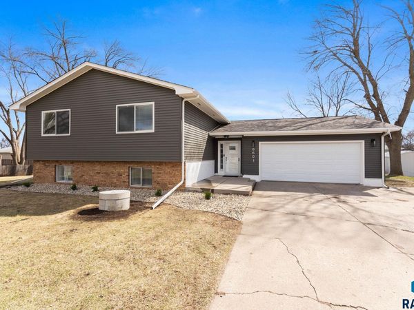 6601 W Westview Rd, Sioux Falls, SD 57107