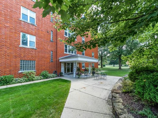 545 Stewart Ln Unit 102, Mansfield, OH 44907