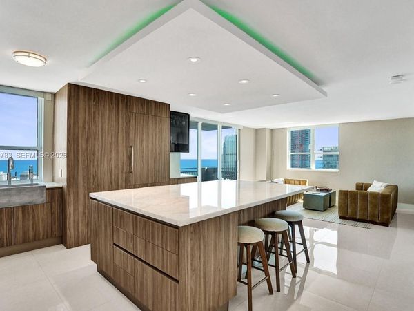 90 Alton Rd, Unit 2701, Miami Beach, FL 33139
