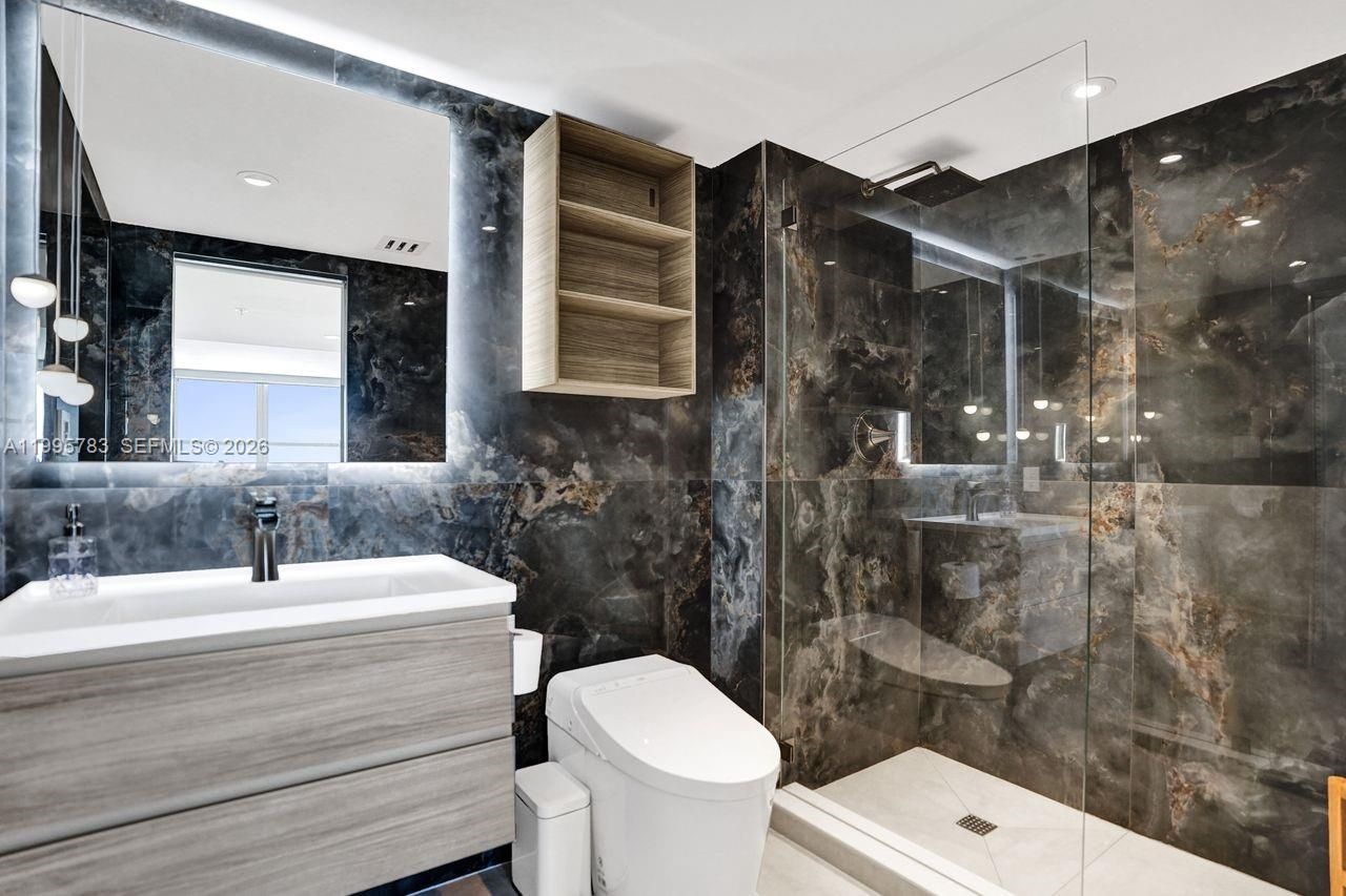 90 Alton Rd, Unit 2701, Miami Beach, FL 33139 Photo