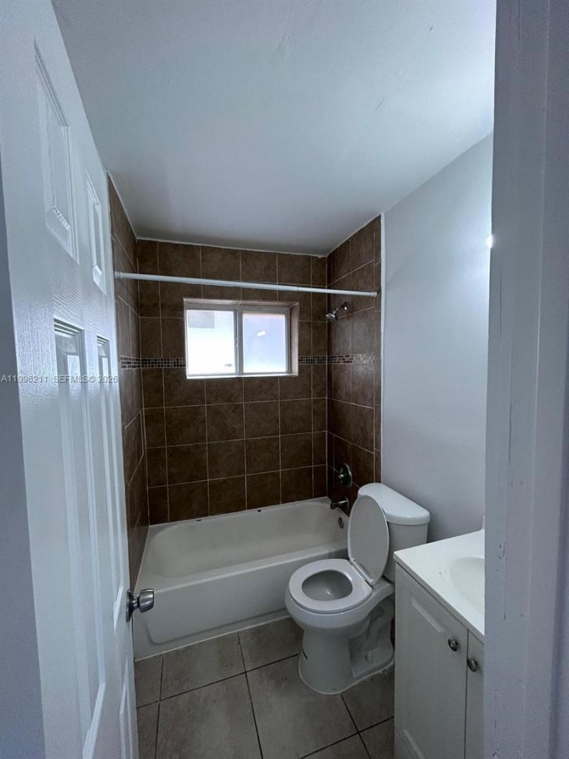 1128 NW 76th St, Miami, FL 33150 Photo