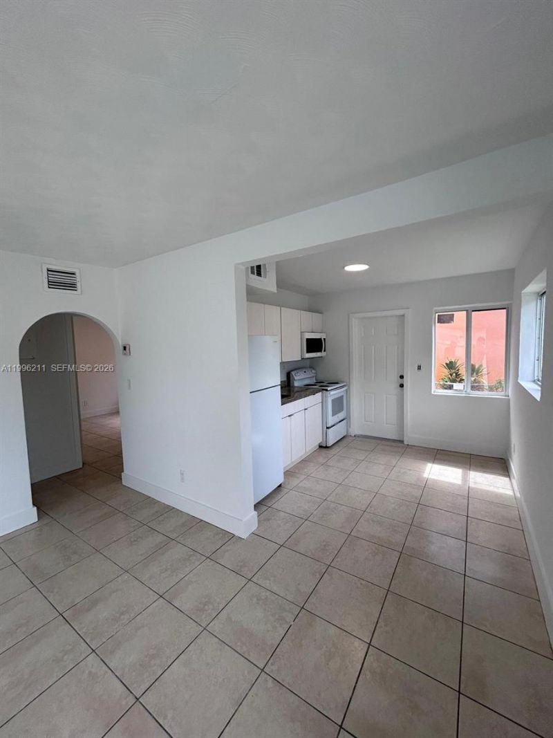 1128 NW 76th St, Miami, FL 33150 Photo