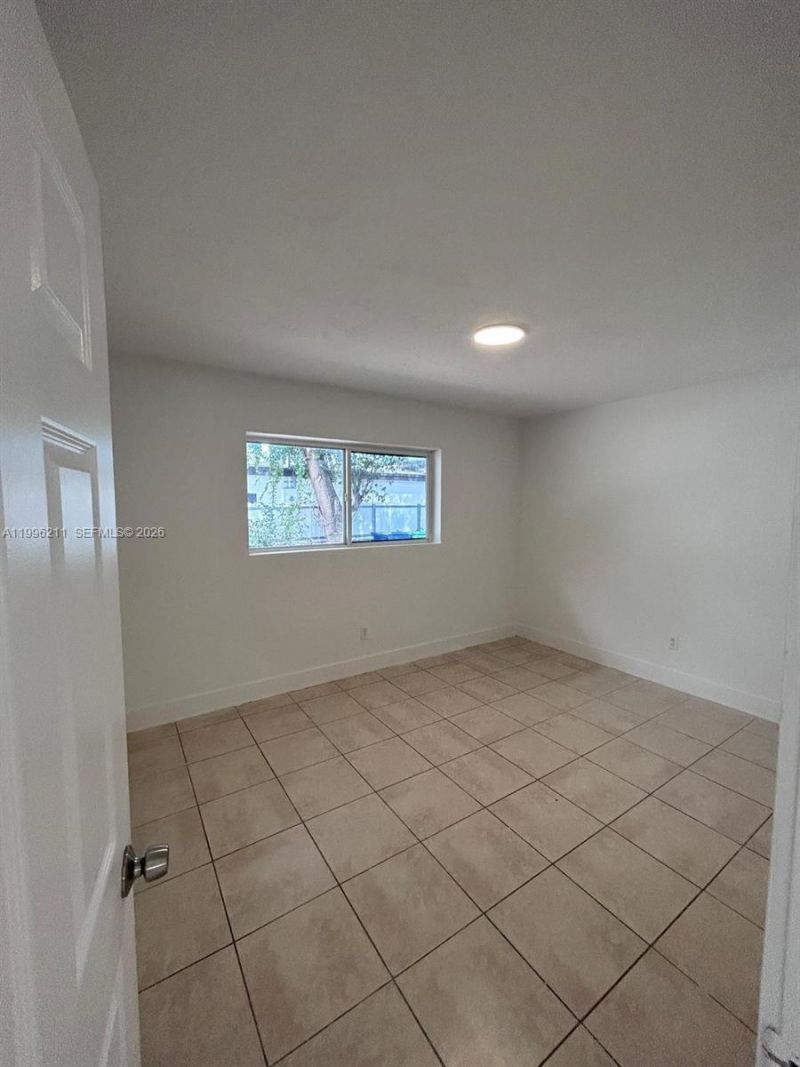 1128 NW 76th St, Miami, FL 33150 Photo