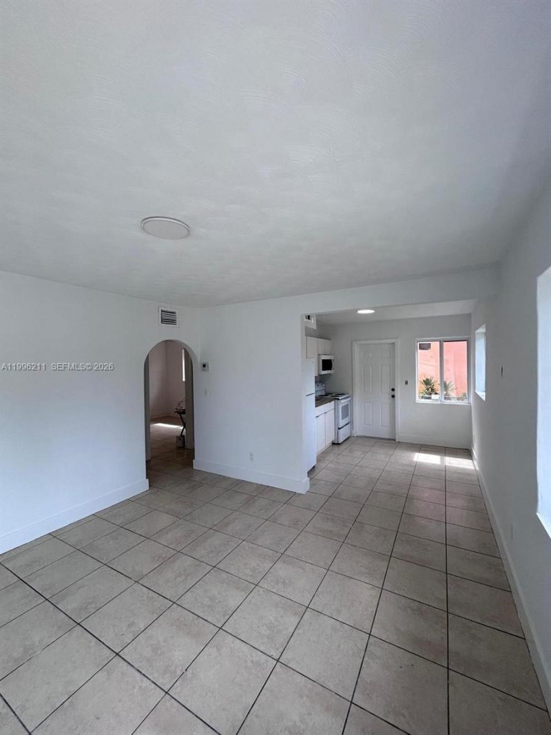 1128 NW 76th St, Miami, FL 33150 Photo