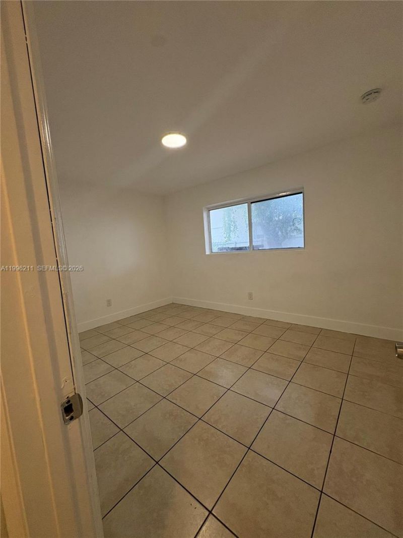 1128 NW 76th St, Miami, FL 33150 Photo