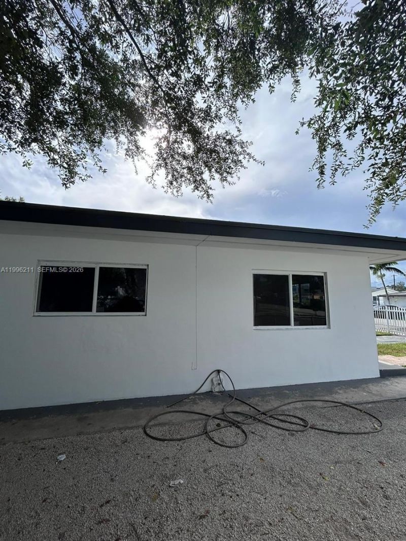 1128 NW 76th St, Miami, FL 33150 Photo