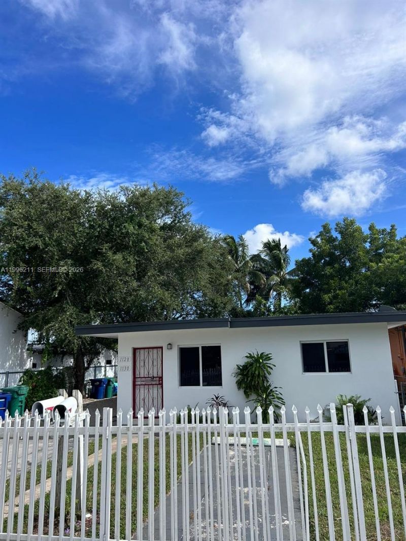 1128 NW 76th St, Miami, FL 33150 Photo
