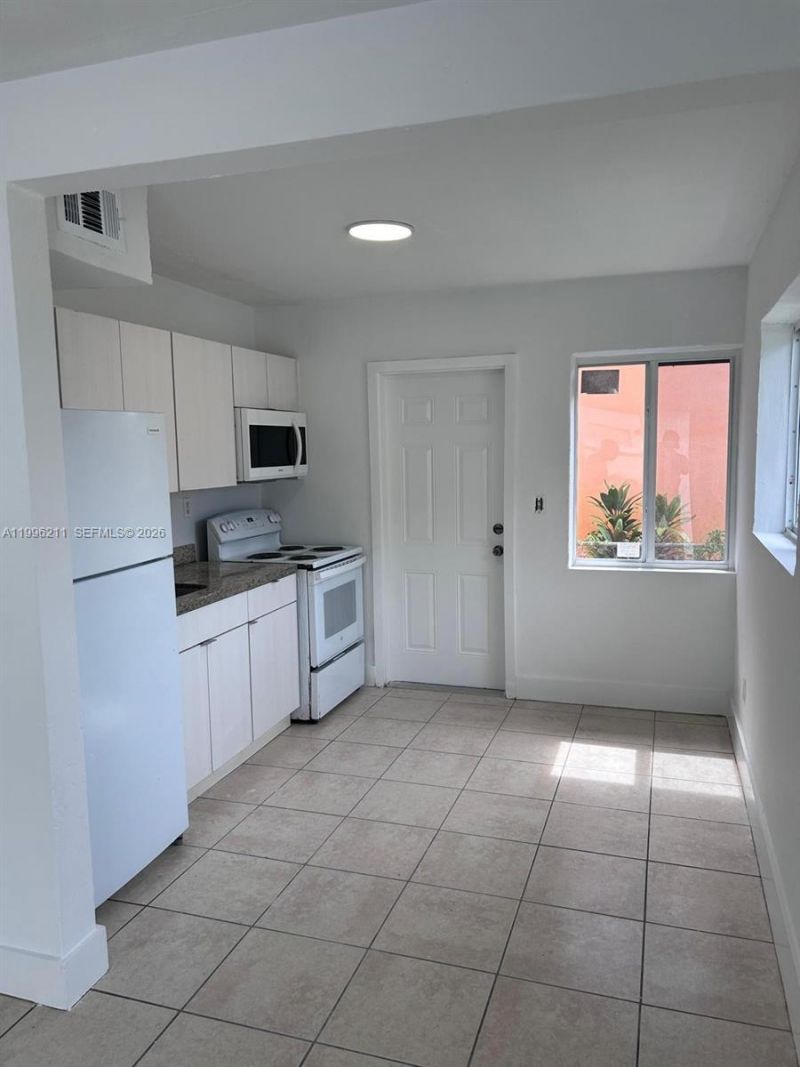 1128 NW 76th St, Miami, FL 33150 Photo