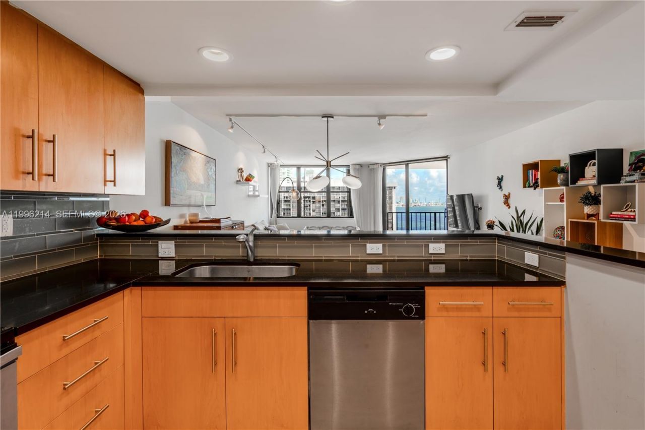 1925 Brickell Ave, Unit D2006, Miami, FL 33129 Photo