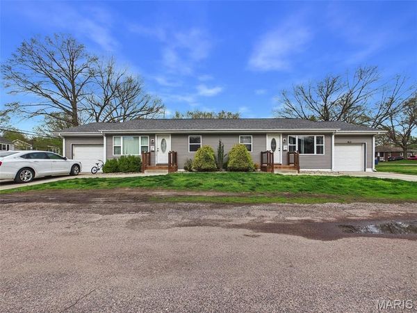 909 & 911 Prairie Avenue , Belleville, IL 62220