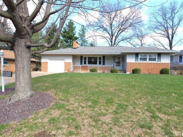 2923 W GREENBRIER Lane, Peoria, IL 61614