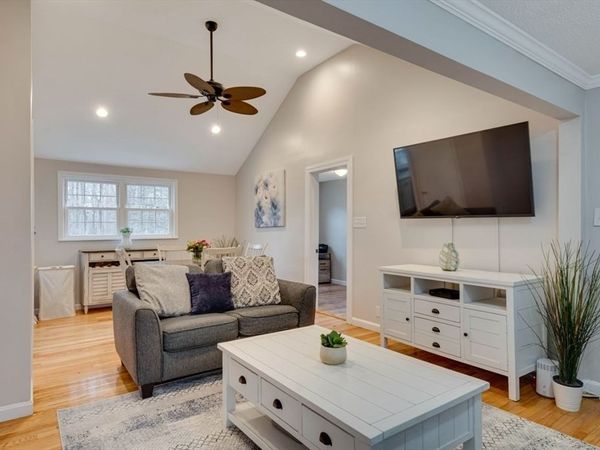 26 Fourth Ave, Billerica, MA 01821