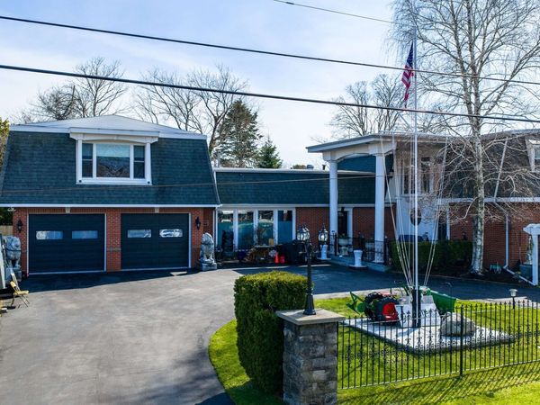 6 Middlefield Pl, Acushnet, MA 02743
