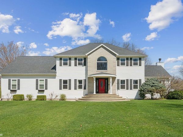 2606 Cliffwood Drive, Burlington, IA 52601