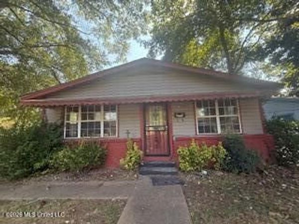 611 N 3rd Avenue, Greenwood, MS 38930