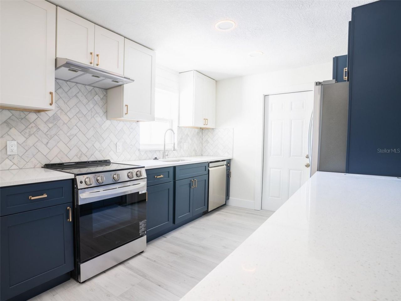 300 84th Avenue Ne, Saint Petersburg, FL 33702 Photo